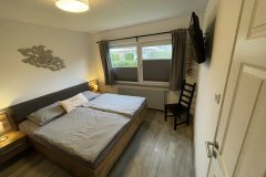 großes Schlafzimmer inkl. TV
