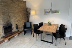 Esstisch und Lounge-Ecke