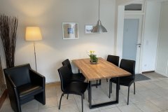 Esstisch und Lounge-Ecke